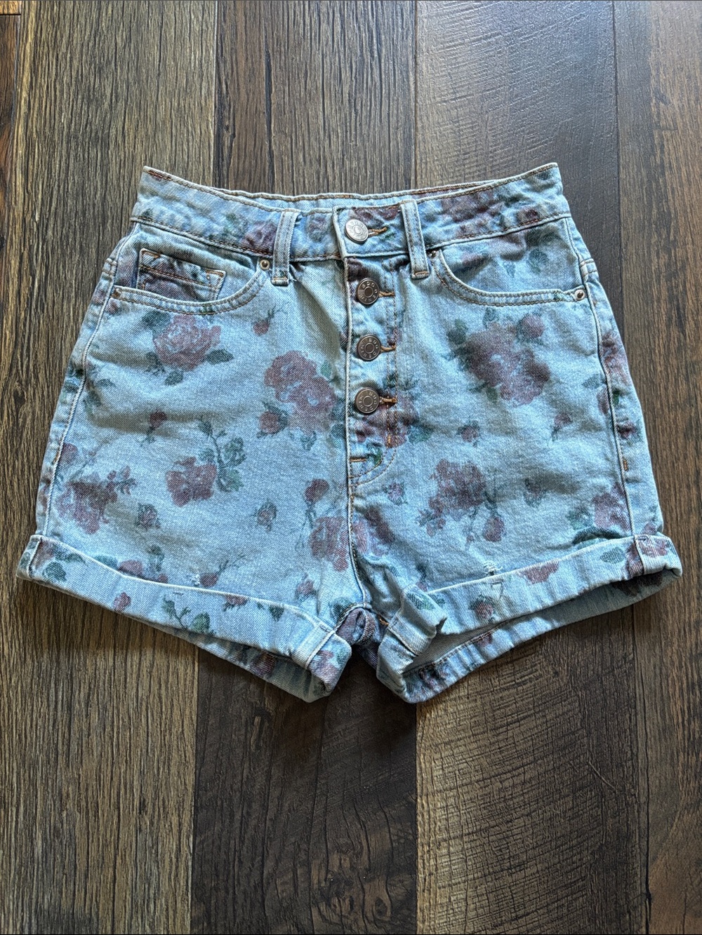 BDG Super High Rise Foxy Jorts Light Blue Denim Shorts w Pink Rose Print Sz 24